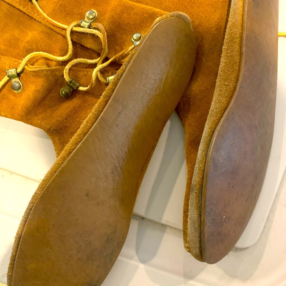 Authentic deer skin moccasins excellent condition Boot to your knee

Size8 men